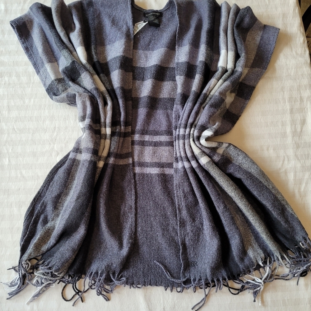 Banana Republic Charcoal Knit Poncho - Picture 1 of 5